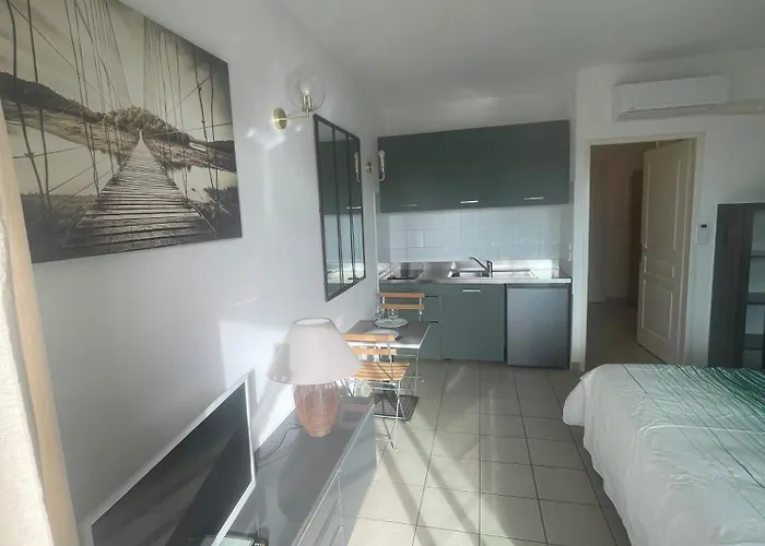 28 M2 Centre Porticcio (Corsica)