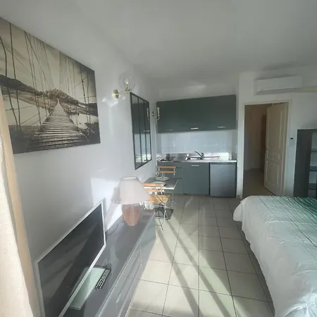 28 M2 Centre Porticcio (Corsica)