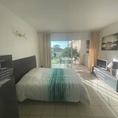 28 M2 Porticcio Centre * Porticcio (Corsica)